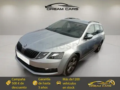 Usado Skoda Octavia Ambition 130 CV (95 kW) 2020 Gris / plata Familiar