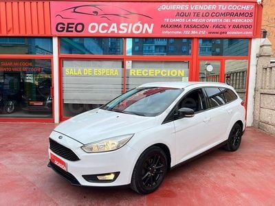 Usado Ford Focus Trend 120 CV (88 kW) 2015 Blanco Berlina