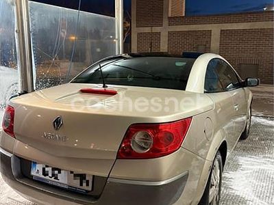 Usado Renault Mégane Cabriolet Dynamique 115 CV (84 kW) 2005 Beige Descapotable