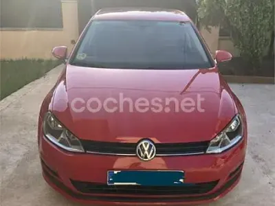 Usado VW Golf VII Advance 105 CV (77 kW) 2013 Rojo Berlina