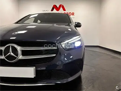 Usado Mercedes B180 109 CV (80 kW) 2019 Azul Utilitario