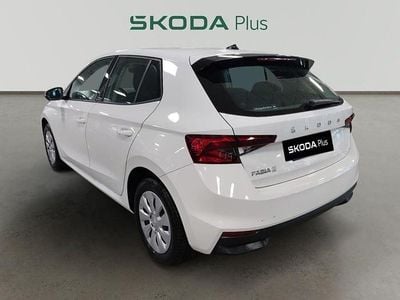 Usado Skoda Fabia Active 95 CV (69 kW) 2022 Blanco Berlina