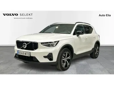 Begagnad Volvo XC40 Plus 163 HK (119 kW) 2024 Vit SUV