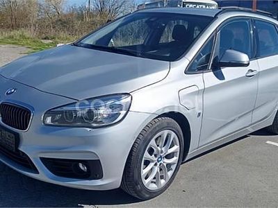 Usado BMW 225 Active Tourer iPerformance 224 CV (164 kW) 2017 Gris / plata Monovolumen