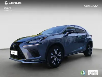 Usado Lexus NX300h Sport Line 197 CV (144 kW) 2018 Gris / plata SUV