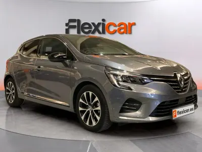 Usado Renault Clio V Techno 143 CV (105 kW) 2023 Gris Berlina