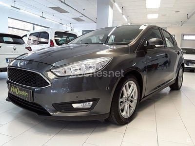 Gris / plata Usado 2015 Ford Focus Titanium Berlina | 8500 € (Precio justo)