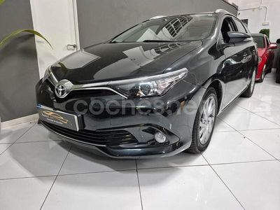 Negro Usado 2015 Toyota Auris Active Familiar | 12.500 € (Un poco caro)