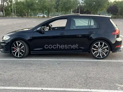 Usado VW Golf VII GTI 245 CV (180 kW) 2018 Negro Berlina