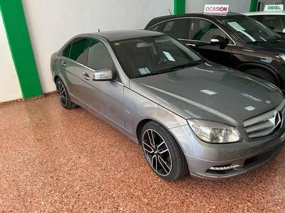 Usado Mercedes C200 Avantgarde 136 CV (100 kW) 2011 Gris / plata Berlina