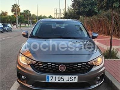 Gris / plata Usado 2016 Fiat Tipo Lounge Berlina | 7200 € (Precio justo)