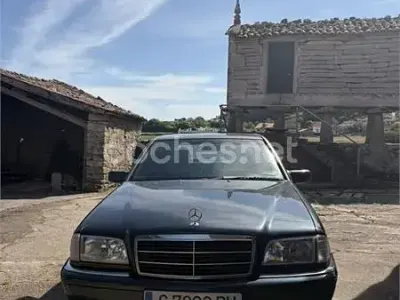 Usado Mercedes C250 Elegance 150 CV (110 kW) 1997 Negro Berlina