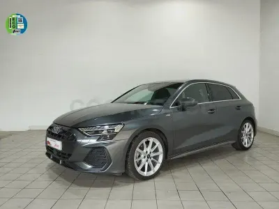 Usado Audi A3 S-Line 150 CV (110 kW) 2025 Gris / plata Berlina
