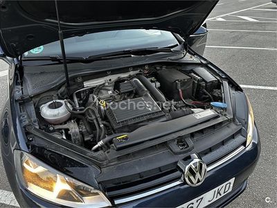 Azul Usado 2015 VW Golf Advance Berlina | 12.500 € (Precio justo)