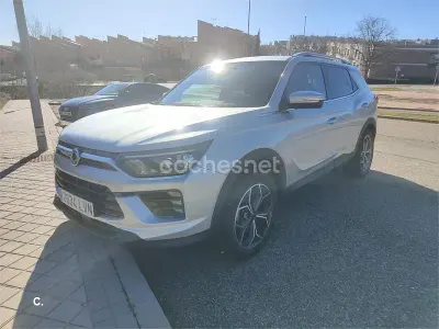 Usado SsangYong Korando 149 CV (109 kW) 2021 Gris / plata SUV