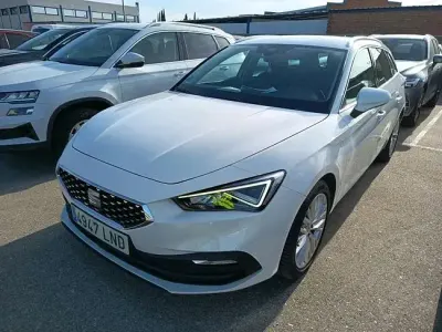 Usado Seat Leon FR 204 CV (150 kW) 2021 Blanco Familiar