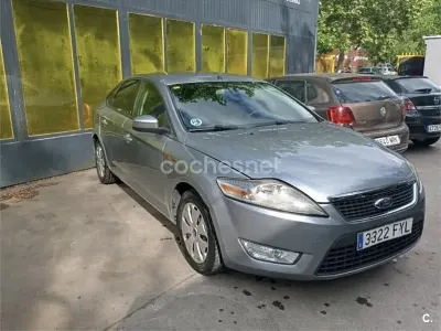 Usado Ford Mondeo Ambiente 125 CV (91 kW) 2007 Gris / plata Berlina