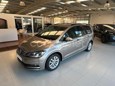 Beige Usado 2017 VW Touran Advance Monovolumen | 21.900 € (Caro)