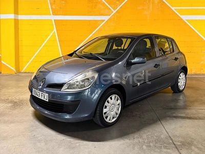 Azul Usado 2007 Renault Clio II Privilege Berlina | 5199 € (Caro)