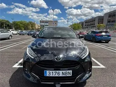 Usado Toyota Yaris Hybrid Plus 116 CV (85 kW) 2025 Negro Berlina