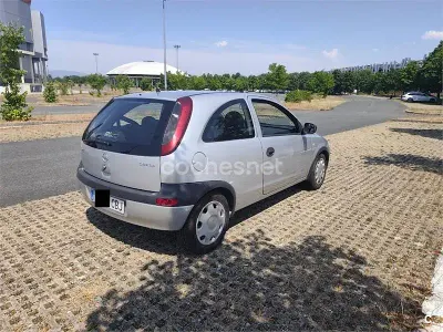 Usado Opel Corsa Club 58 CV (42 kW) 2002 Gris / plata Utilitario