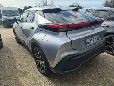 Usado Toyota C-HR Advance 140 CV (102 kW) 2025 Gris SUV