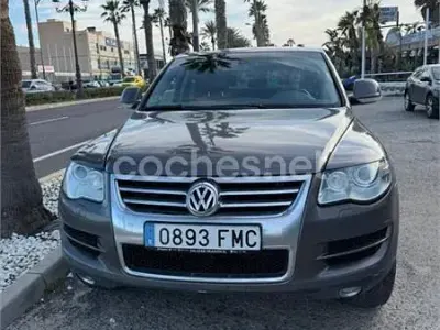 Usado VW Touareg 225 CV (165 kW) 2007 Gris / plata SUV