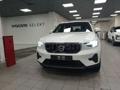 Begagnad Volvo XC40 Core 163 HK (119 kW) 2024 Vit SUV