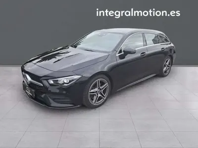 Usado Mercedes CLA200 Shooting Brake 150 CV (110 kW) 2020 Negro Familiar