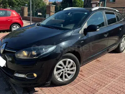 Usado Renault Mégane GrandTour Zen 110 CV (80 kW) 2016 Negro Familiar