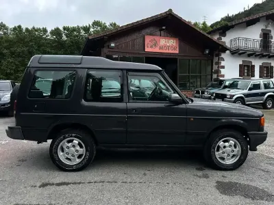 Usado Land Rover Discovery Basis 112 CV (82 kW) 1998 Gris SUV