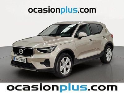 Begagnad Volvo XC40 Core 163 HK (119 kW) 2024 Guld SUV