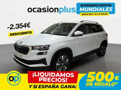 Usado Skoda Karoq Ambition 150 CV (110 kW) 2022 Blanco SUV
