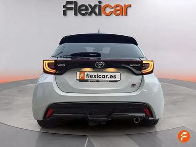 Usado Toyota Yaris Hybrid Sport 116 CV (85 kW) 2023 Blanco Berlina