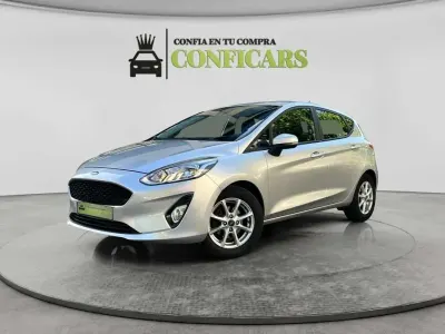 Usado Ford Fiesta Trend 86 CV (63 kW) 2018 Plateado Utilitario
