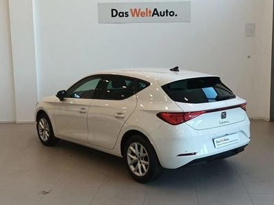 Usado Seat Leon Style 115 CV (84 kW) 2021 Blanco