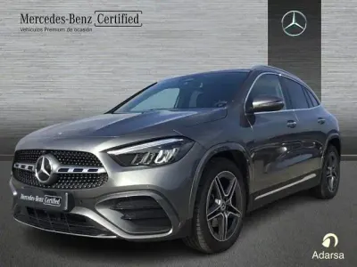 Usado Mercedes GLA200 150 CV (110 kW) 2025 Gris montaña SUV