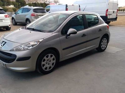 Usado Peugeot 207 70 CV (51 kW) 2007 Gris Utilitario