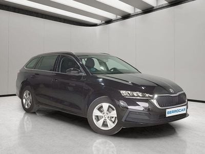 Usado Skoda Octavia Ambition 110 CV (80 kW) 2022 Negro Familiar