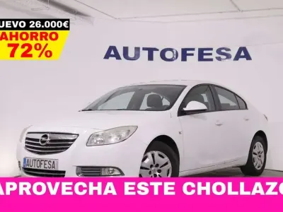 Usado Opel Insignia 140 CV (102 kW) 2012 Blanco Berlina