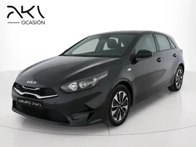 Usado Kia Ceed 100 CV (73 kW) 2025 Negro Utilitario