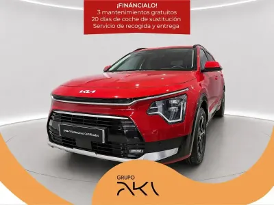 Usado Kia Niro 141 CV (103 kW) 2022 Rojo SUV