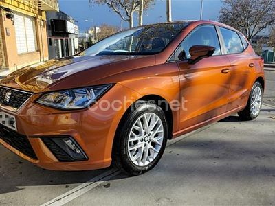 Usado Seat Ibiza Style 95 CV (69 kW) 2018 Naranja Utilitario