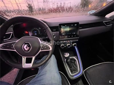 Usado Renault Clio V Zen 90 CV (66 kW) 2022 Gris / plata Berlina