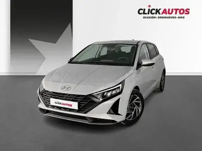 Usado Hyundai i20 84 CV (61 kW) 2025 Gris / plata Utilitario