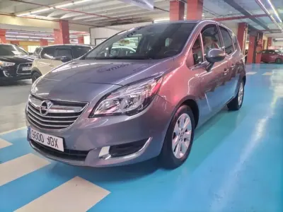 Usado Opel Meriva Excellence 140 CV (102 kW) 2015 Gris Monovolumen