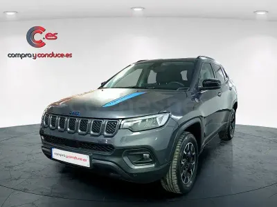 Usado Jeep Compass Trailhawk 240 CV (176 kW) 2023 Gris / plata SUV