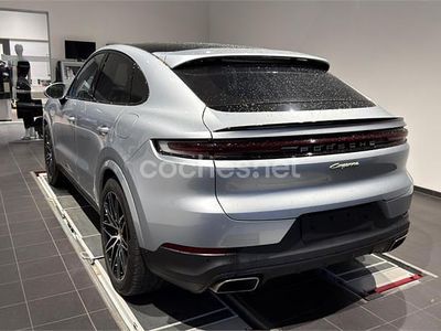 Gris / plata Usado 2024 Porsche Cayenne Coupe Coupe | 89.890 €