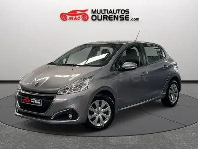 Usado Peugeot 208 Business-Line 100 CV (73 kW) 2020 Gris / plata Utilitario