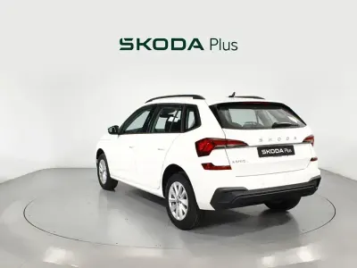 Usado Skoda Kamiq Essence 95 CV (69 kW) 2025 Blanco SUV